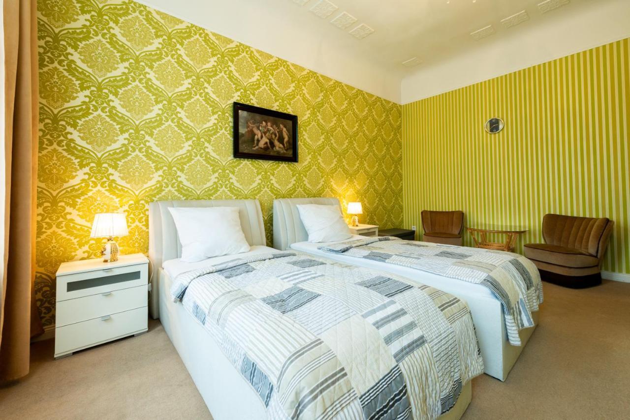 Hotel Pension Dahlem Berlin Bagian luar foto