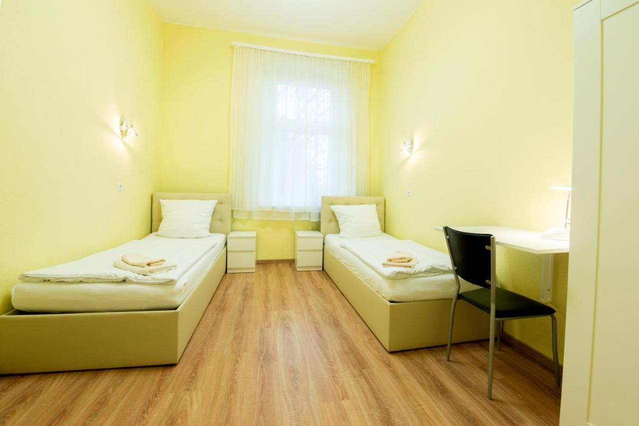 Hotel Pension Dahlem Berlin Bagian luar foto