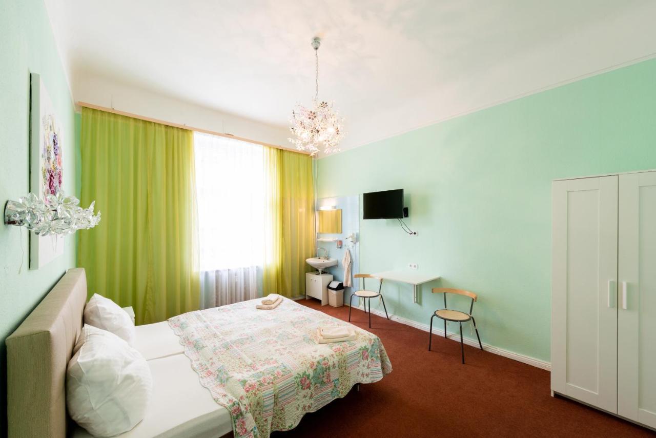 Hotel Pension Dahlem Berlin Bagian luar foto