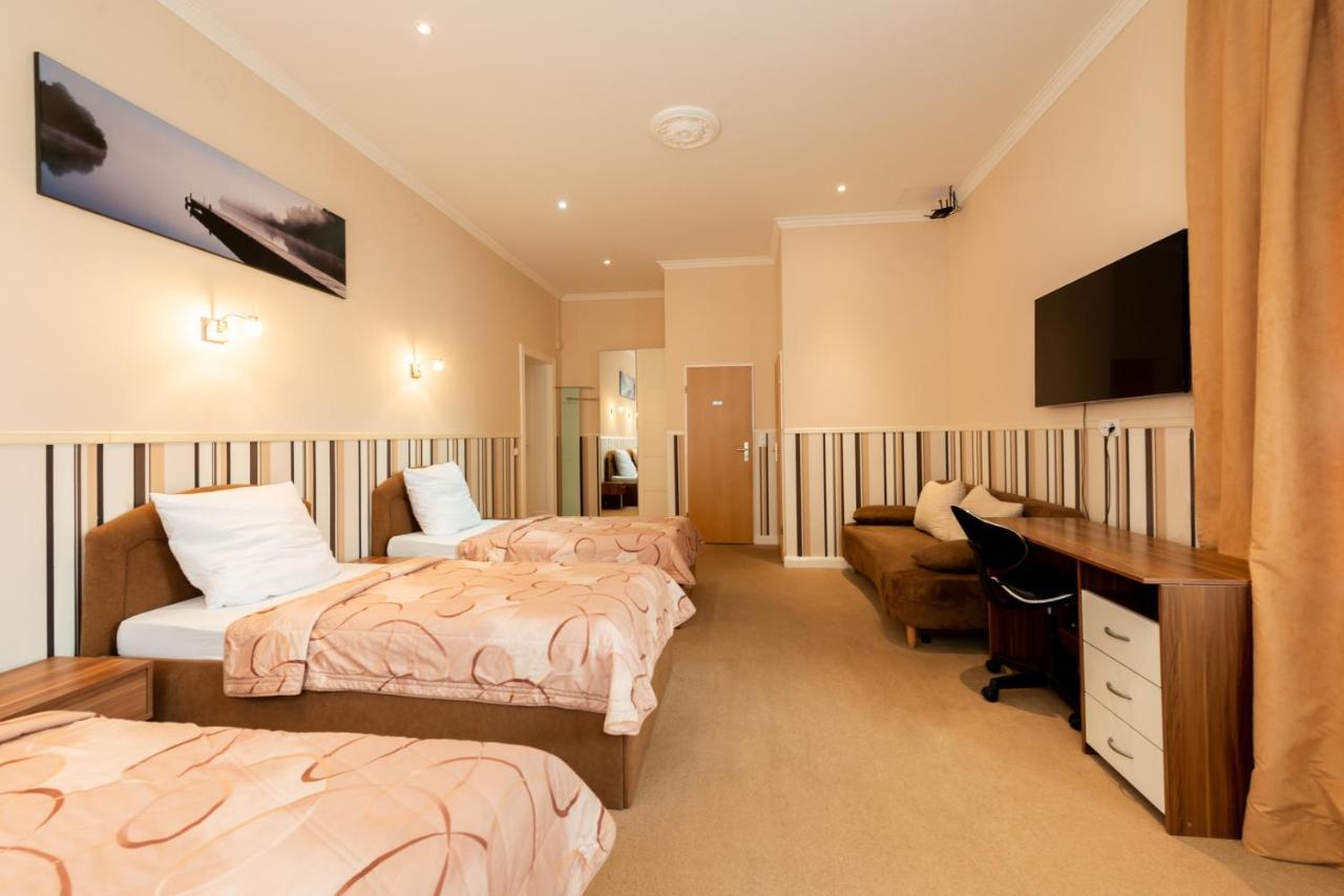 Hotel Pension Dahlem Berlin Bagian luar foto