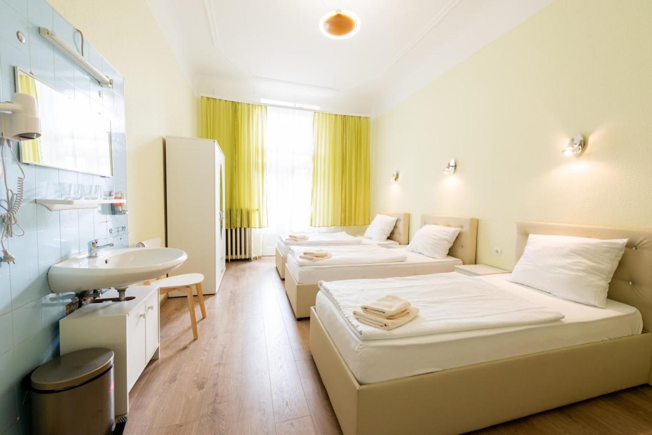 Hotel Pension Dahlem Berlin Bagian luar foto