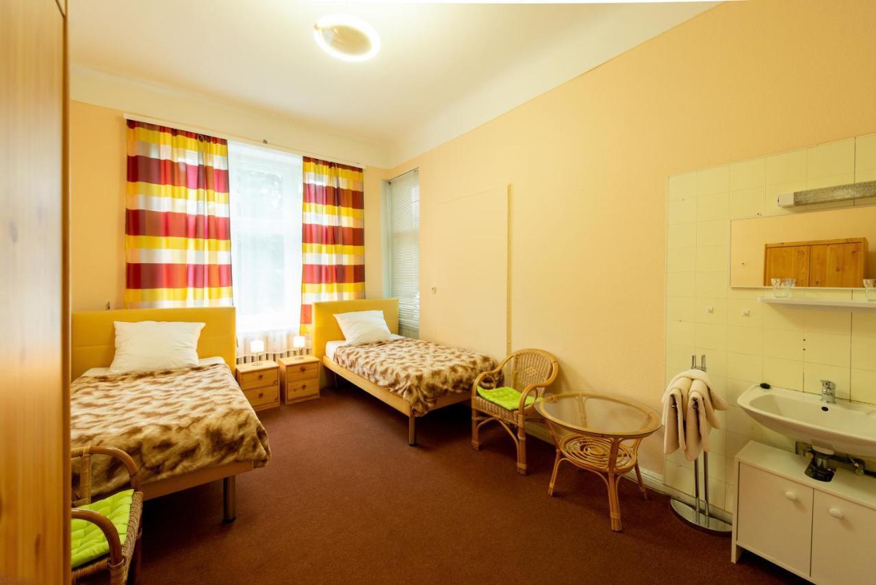 Hotel Pension Dahlem Berlin Bagian luar foto