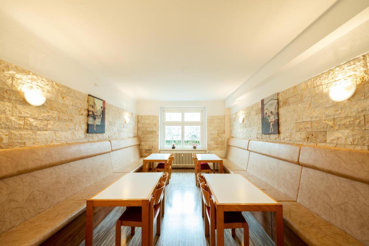 Hotel Pension Dahlem Berlin Bagian luar foto
