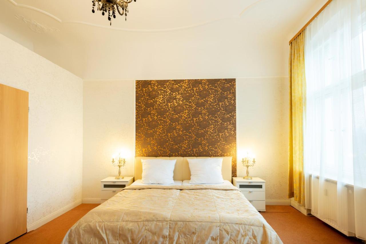 Hotel Pension Dahlem Berlin Bagian luar foto